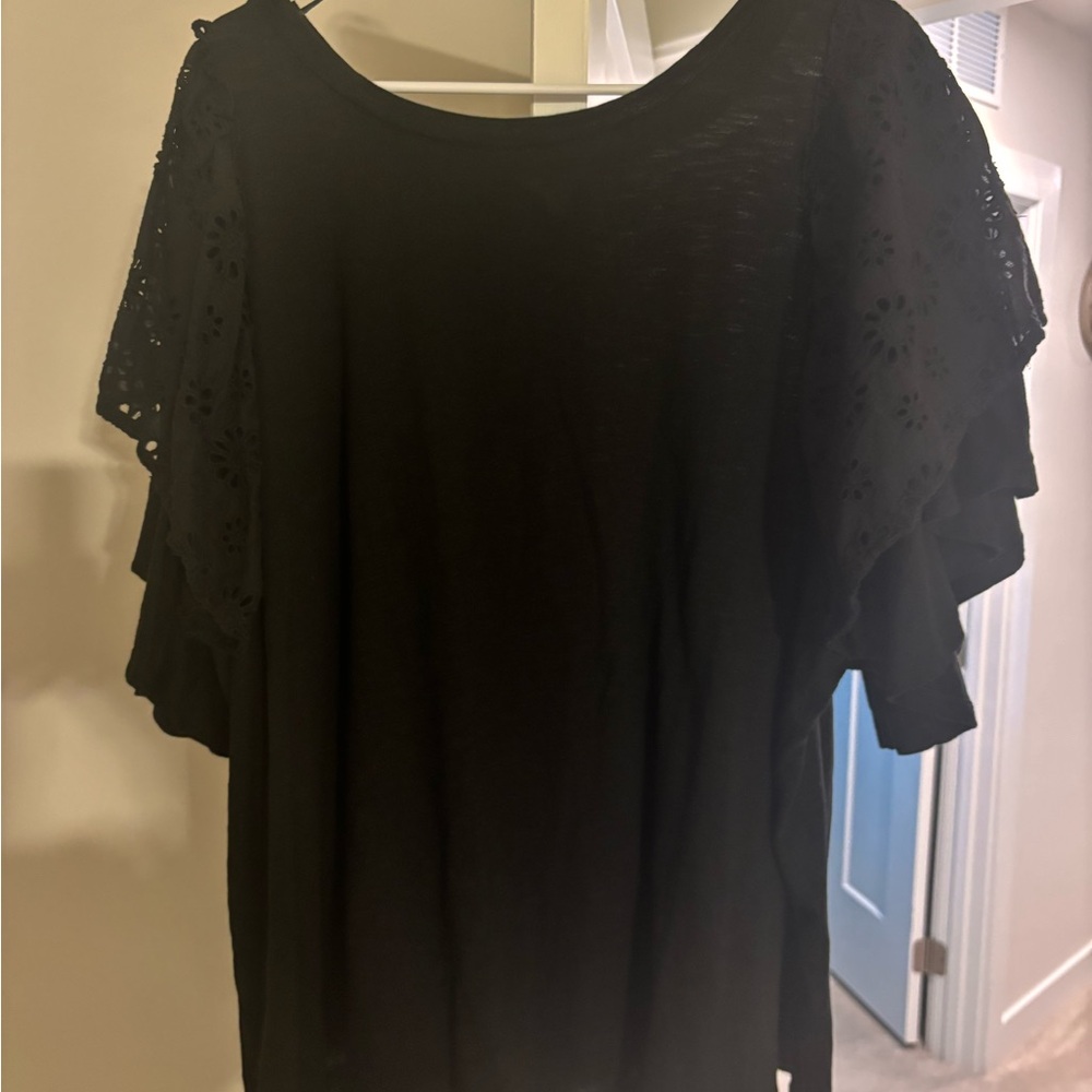 Terra & Sky Black Lace Sleeve Blouse